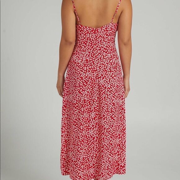 Showpo Floral Red Midi Dress - Picture 2 of 3